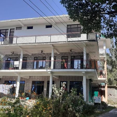 Mohinder & Mohindra Home Stay บีร์ ภายนอก รูปภาพ