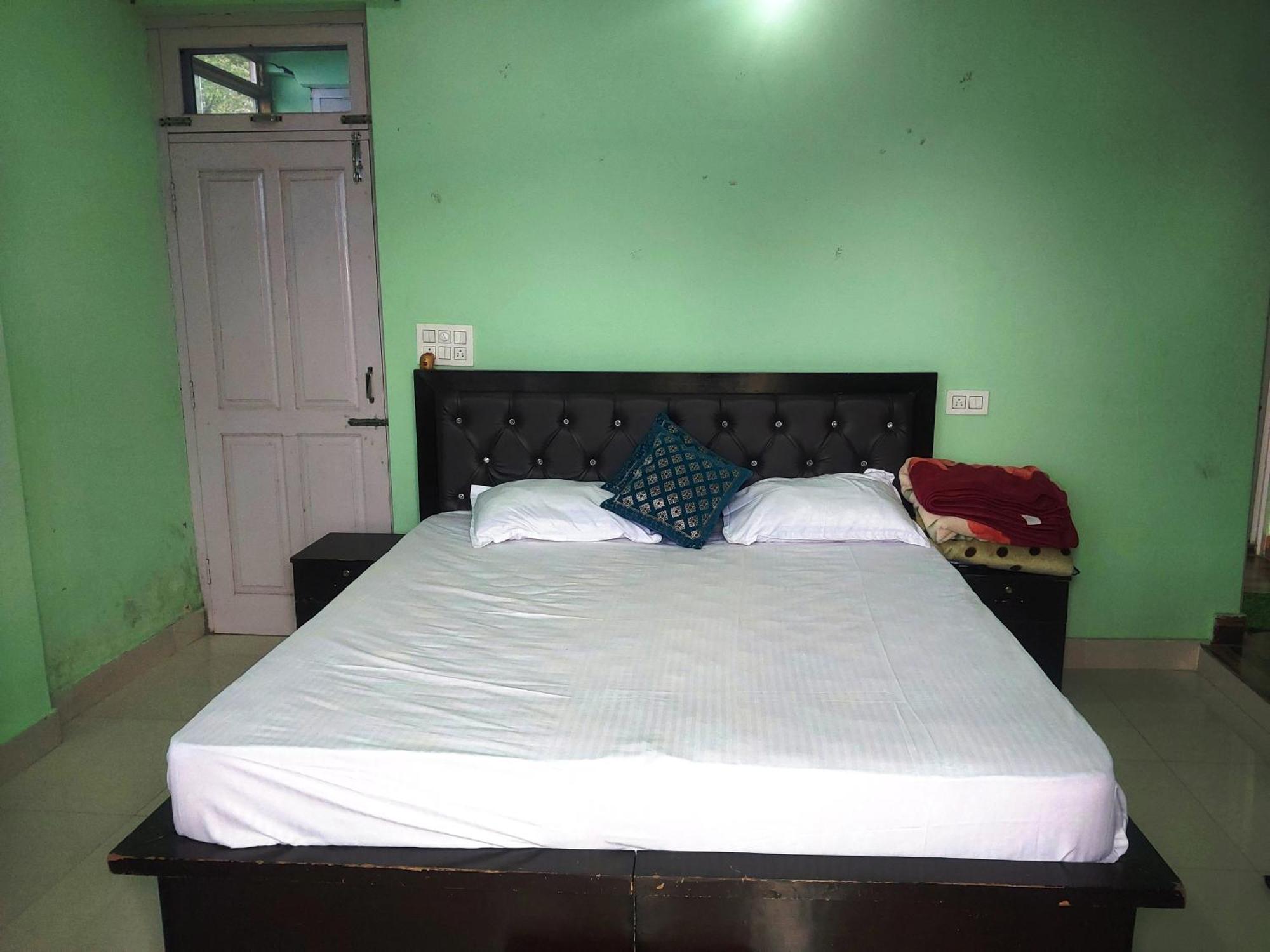 Mohinder & Mohindra Home Stay บีร์ ภายนอก รูปภาพ