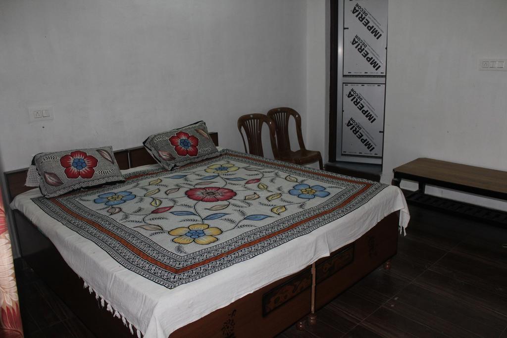 Mohinder & Mohindra Home Stay บีร์ ภายนอก รูปภาพ