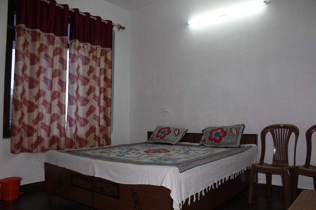 Mohinder & Mohindra Home Stay บีร์ ภายนอก รูปภาพ