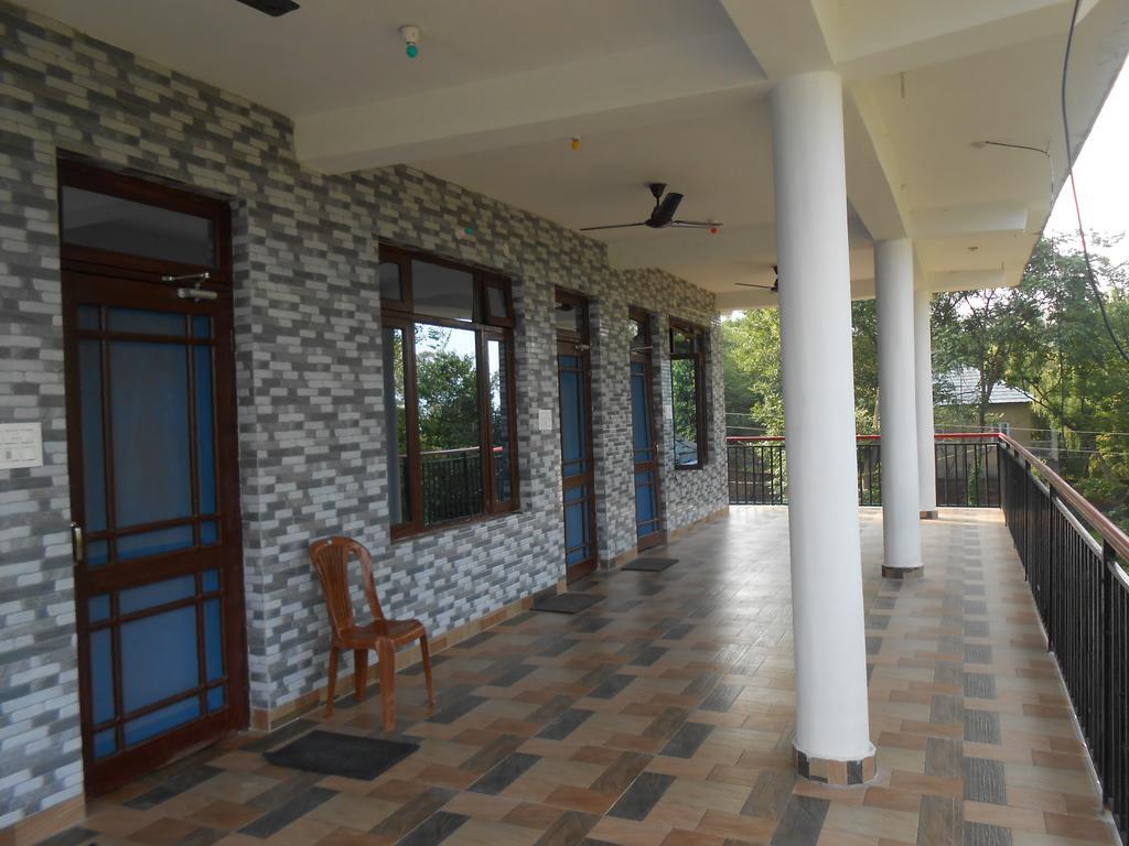 Mohinder & Mohindra Home Stay บีร์ ภายนอก รูปภาพ